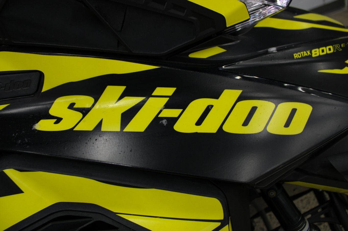 2014 SKIDOO SUMMIT X 146 800 R