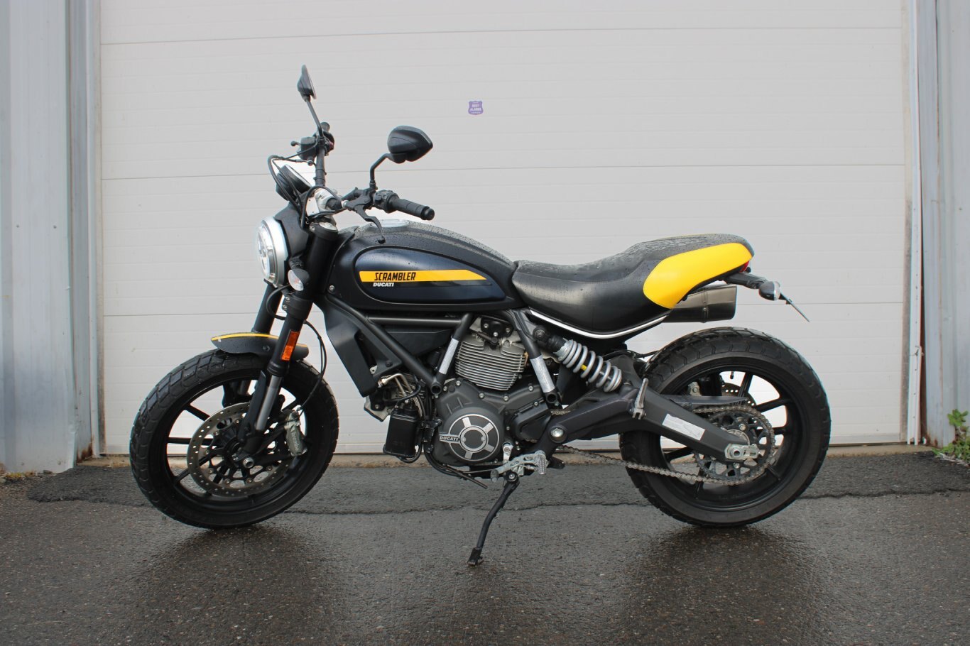 2015 DUCATI SCRAMBLER