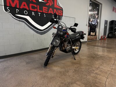 2025 Suzuki V-Strom 650XT Glass Sparkle Black