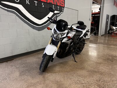 2025 Suzuki DR-Z4SM White