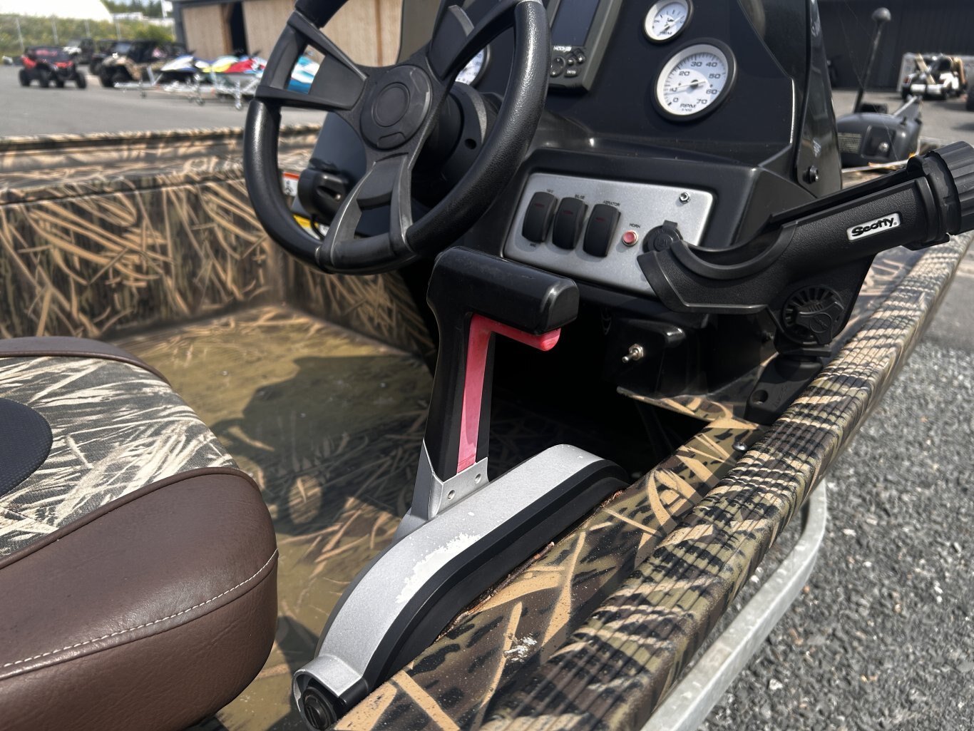 2017 OTHER CRESTLINER 1600