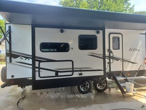 2026 East to West Alta 2810 Dual Slide with Center Island REG: $64,995 SALE: 62,995