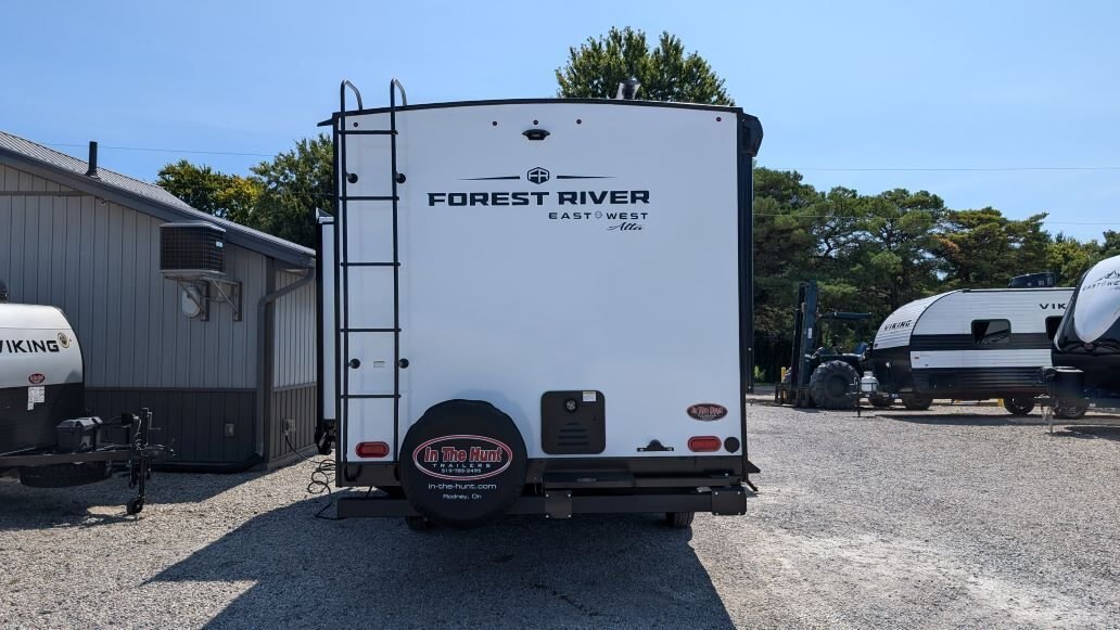 2025 MANOR SERIES MADISON