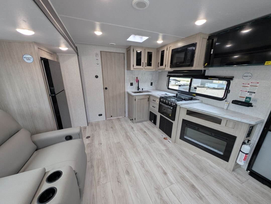 2026 East to West Della Terra 251RD