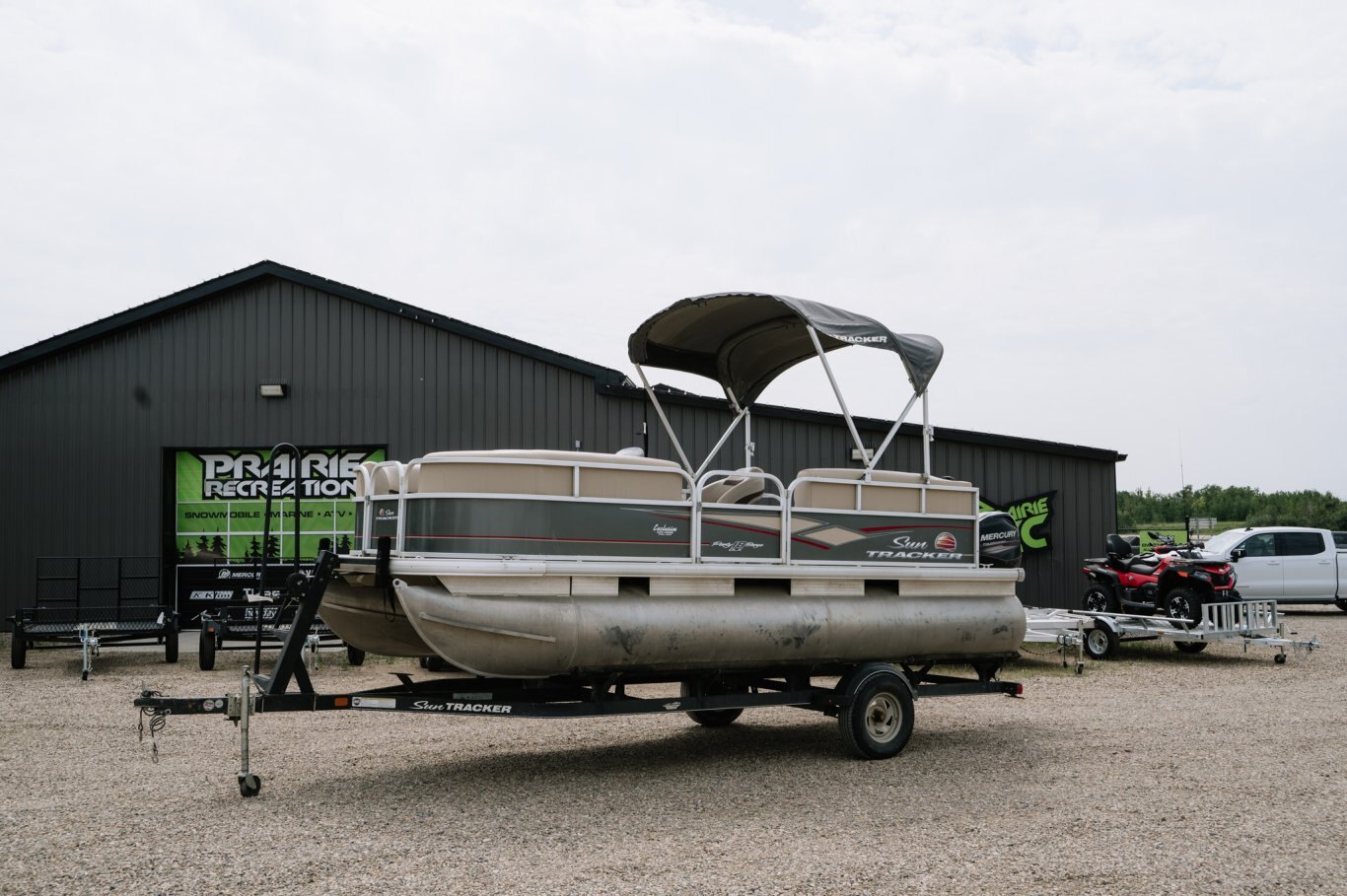 2019 Party Barge 18 DLX