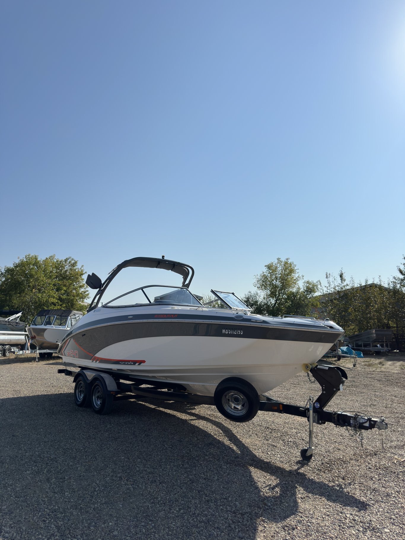 Yamaha F250XB - Grey, 25 Shaft, Electric Start, Power Trim & Tilt