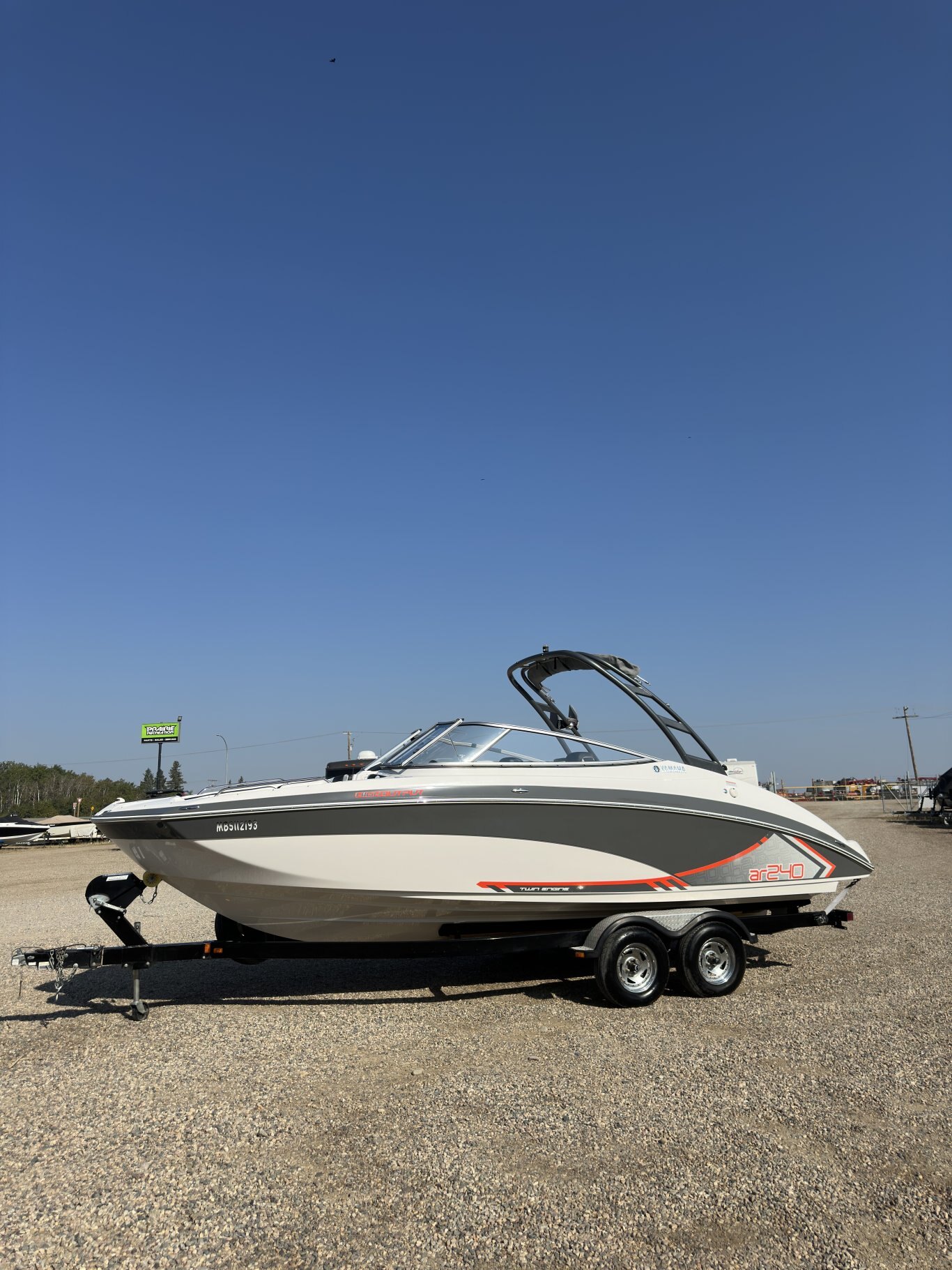 Yamaha F225XB - Grey, 25 Shaft, Electric Start, Power Trim & Tilt