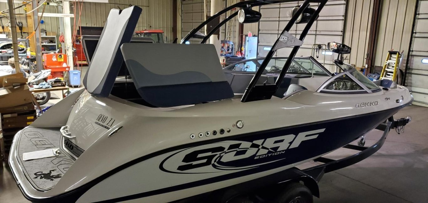 Gekko Revo 7.1 Surf and Tow Sports Boat