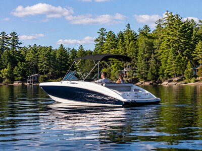 Boats for Sale in Muskoka: Your Summer Starts at the Dock