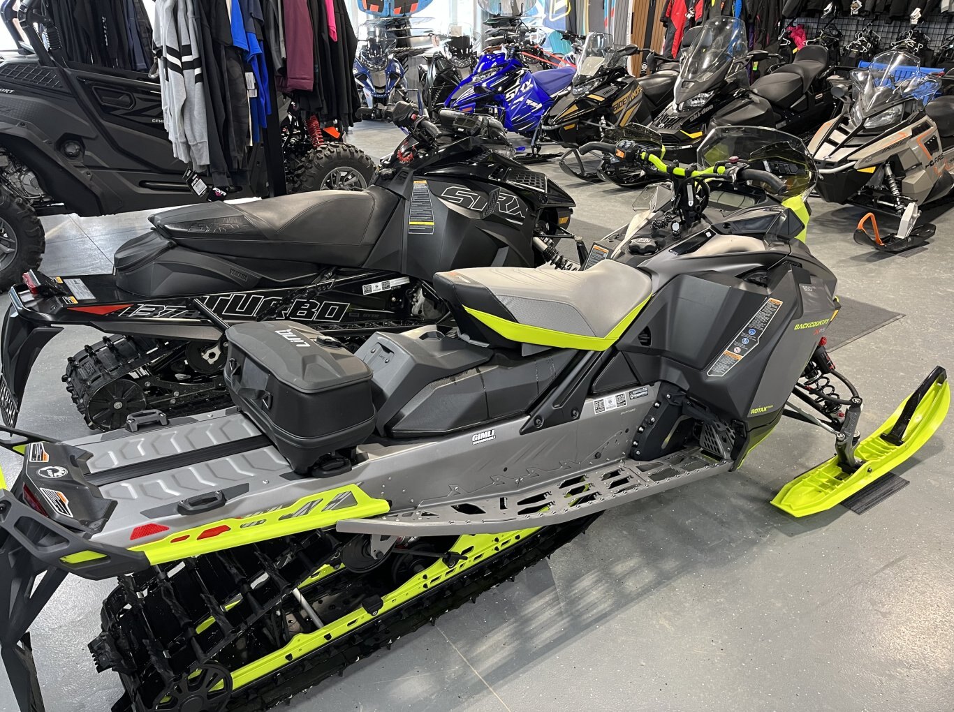 2023 Ski Doo Renegade XRS Back Country 850