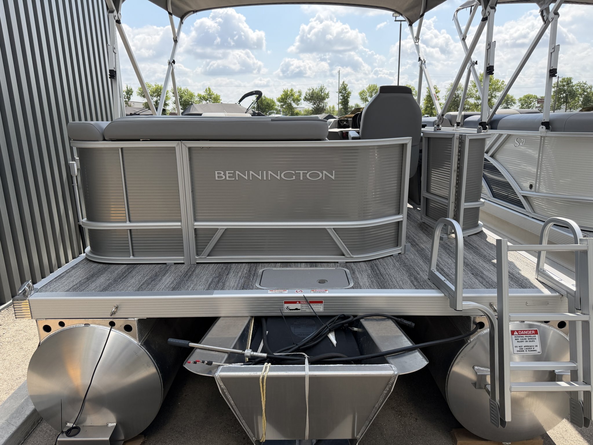 2025 Bennington 20SLSE