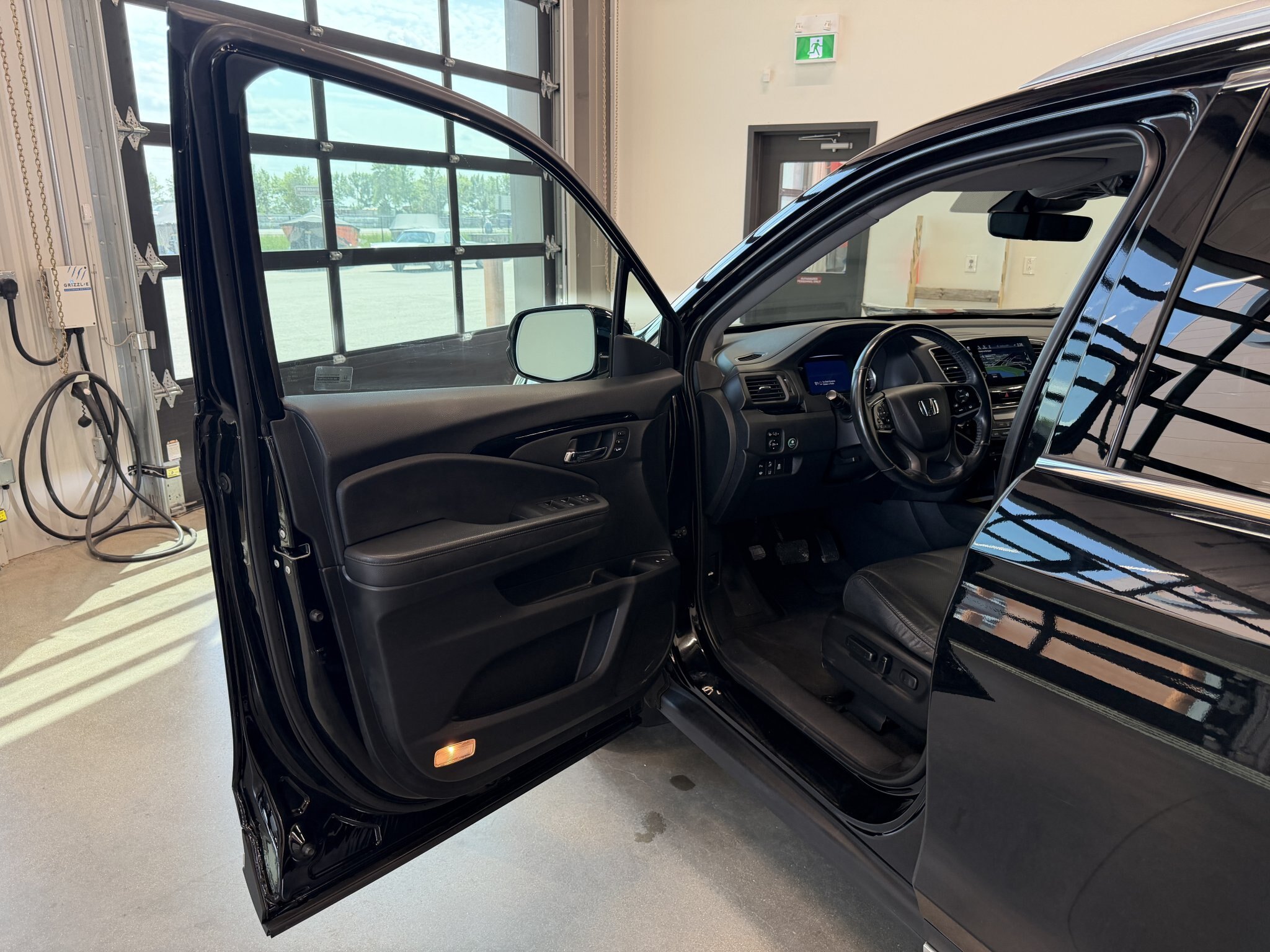 2021 Honda Pilot Touring AWD | 3.5l v6 | 3 row SUV