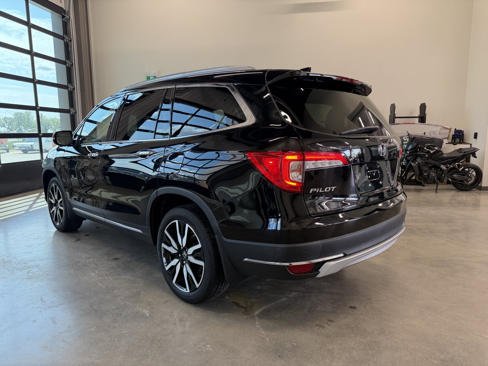 2021 Honda Pilot Touring AWD | 3.5l v6 | 3 row SUV