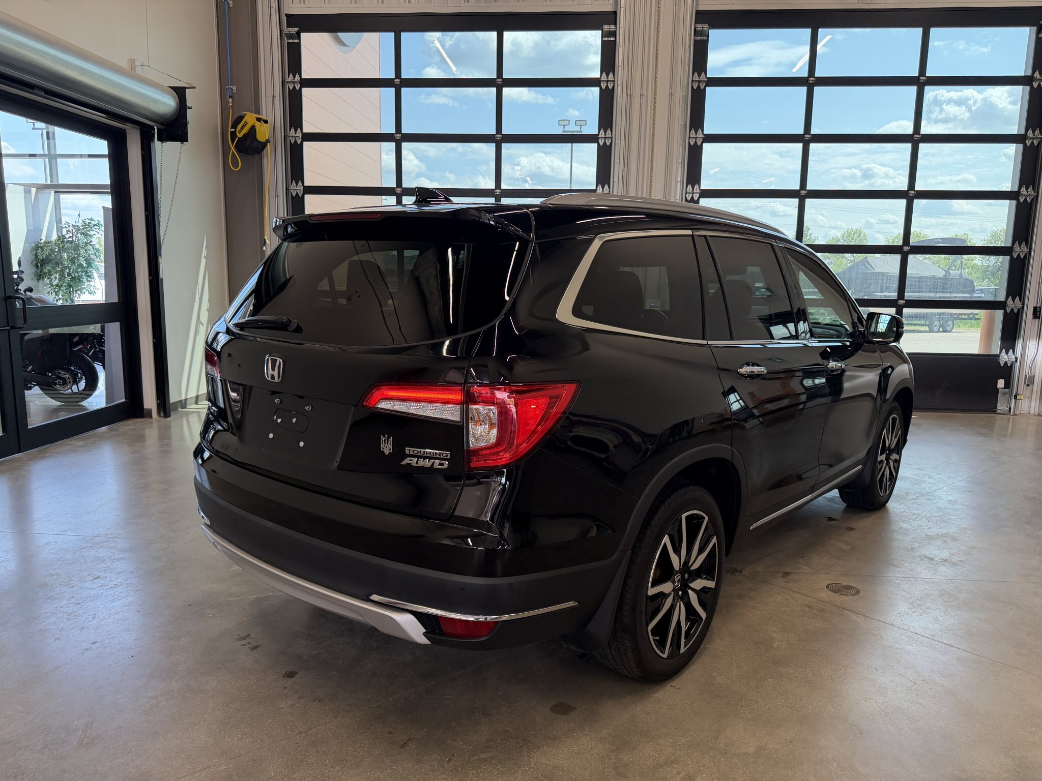 2021 Honda Pilot Touring AWD | 3.5l v6 | 3 row SUV