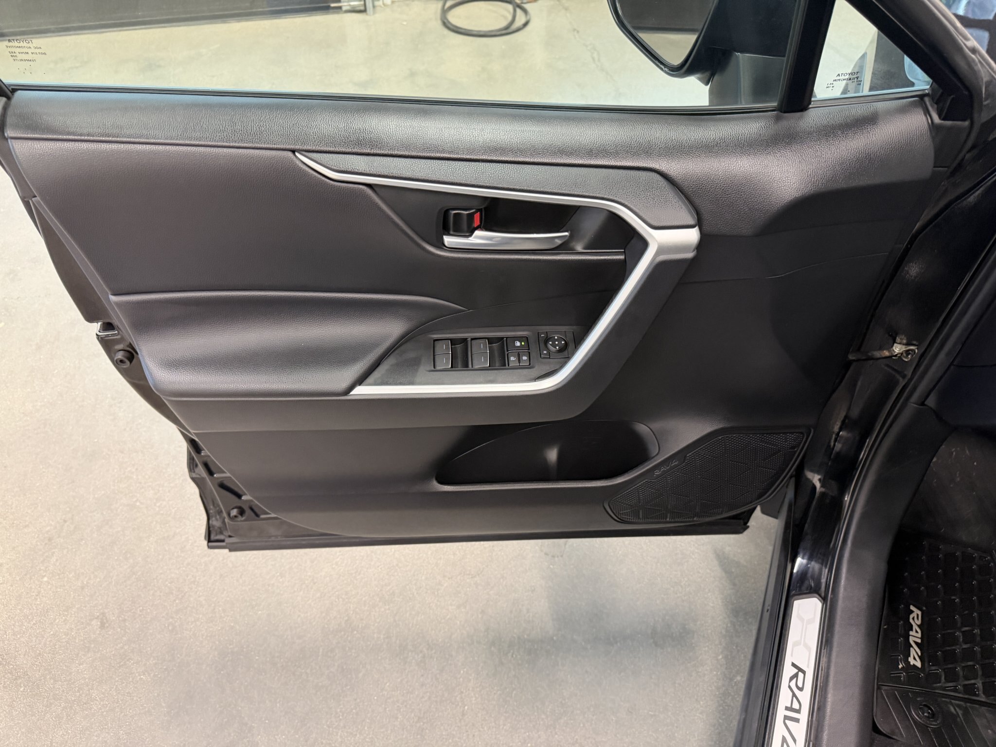 2023 Toyota Rav4 XLE AWD