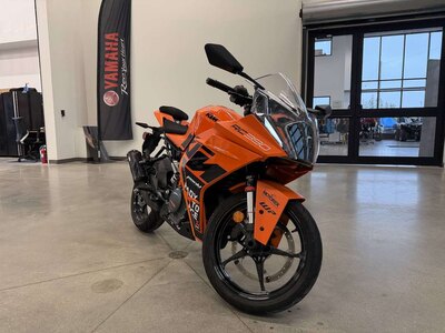 2023 KTM RC 390