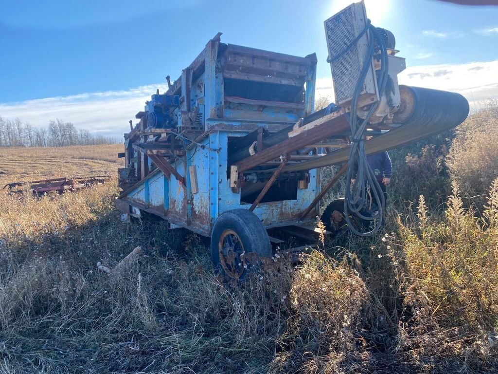 Modified Screener Scalper with 23 ft Stacker #8057 AS