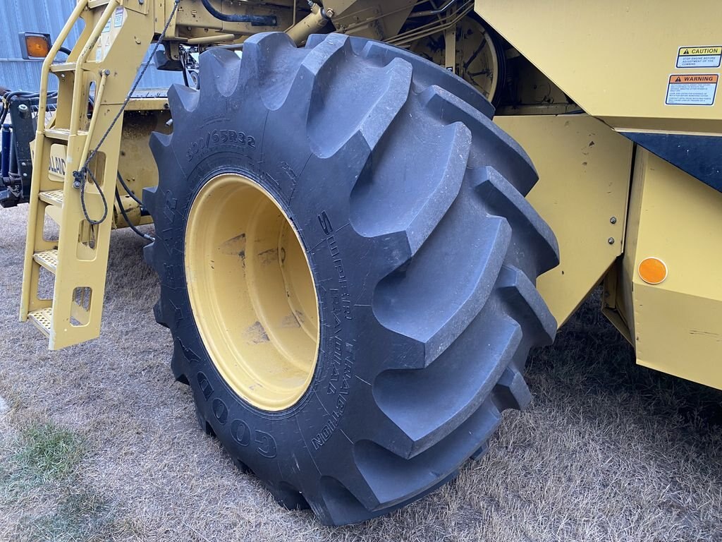 1994 NEW HOLLAND TX66 Combine #8014 BP