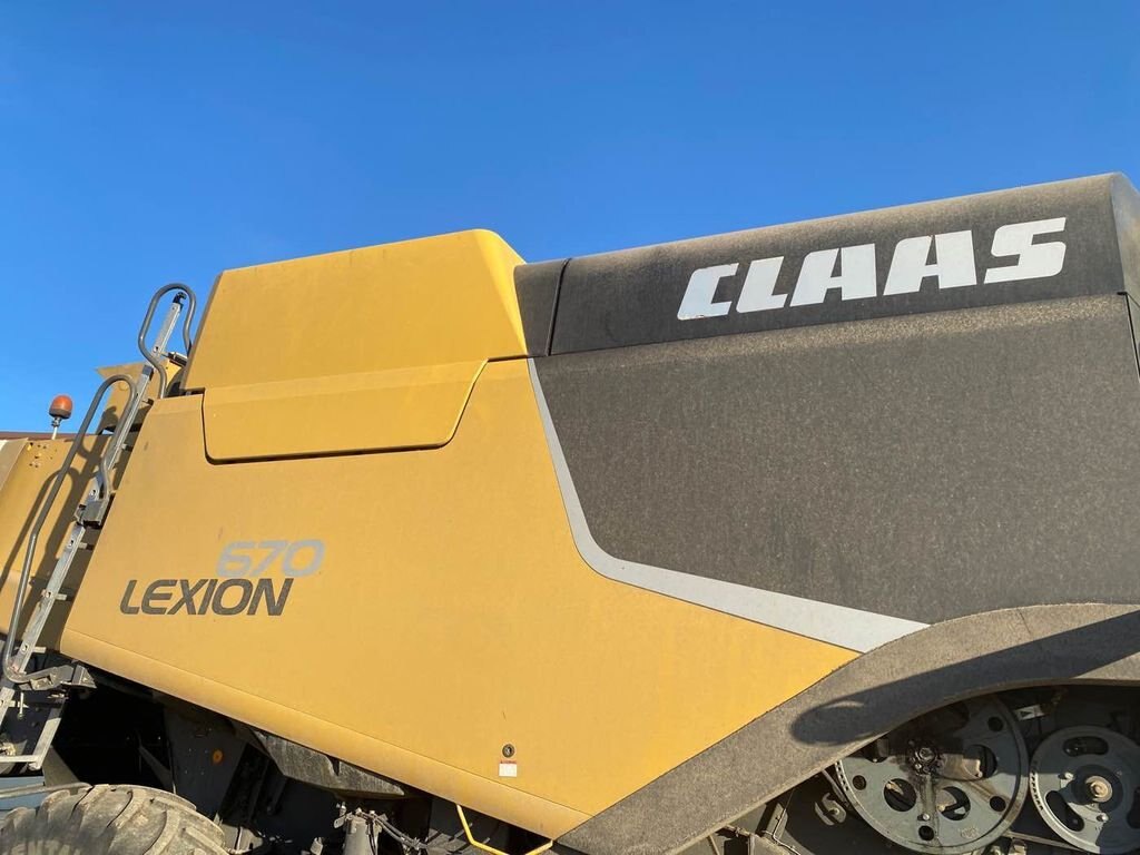 2014 Claas 670 Lexicon Combine with 14ft Pickup Header #8089 BP