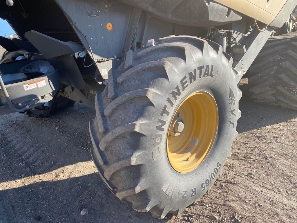 2014 Claas 670 Lexicon Combine with 14ft Pickup Header #8089 BP