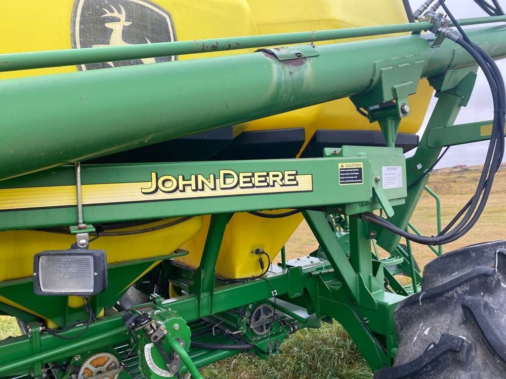 2007 John Deere 1830 Drill and 1910 Aircart #7936 AS