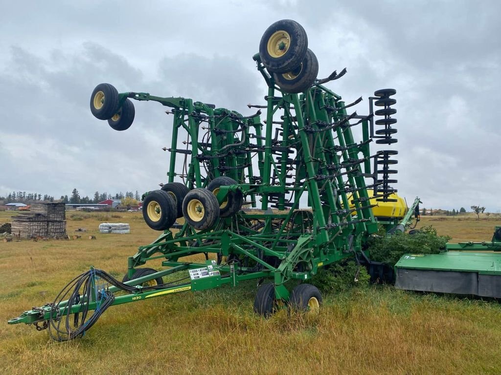 2007 John Deere 1830 Drill and 1910 Aircart #7936 AS