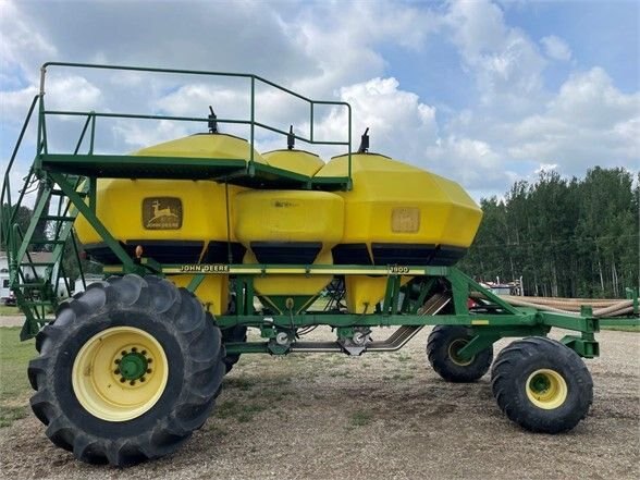 2002 John Deere 1820 Drill and 1900 Cart #7893 JF