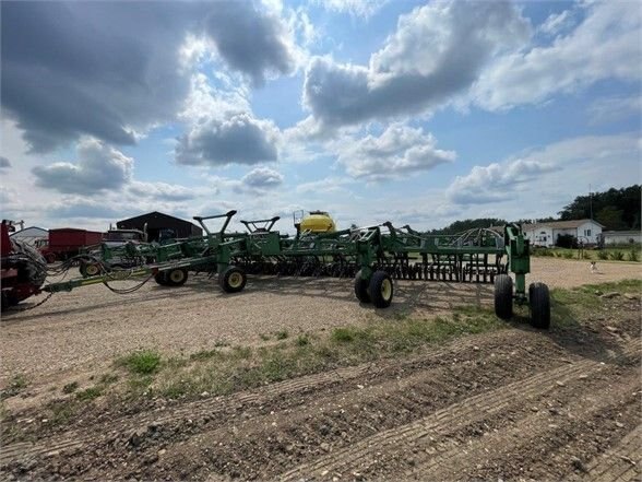 2002 John Deere 1820 Drill and 1900 Cart #7893 JF