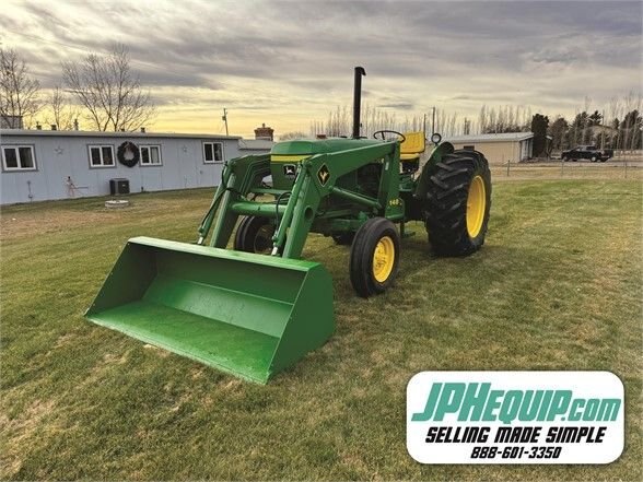 1981 John Deere 2140 Tractor with 148 Loader & Bucket #8125 BP