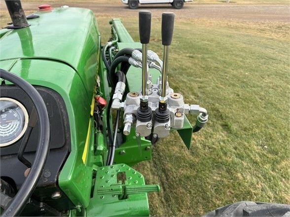 1981 John Deere 2140 Tractor with 148 Loader & Bucket #8125 BP