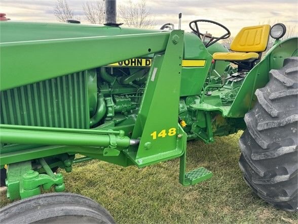 1981 John Deere 2140 Tractor with 148 Loader & Bucket #8125 BP