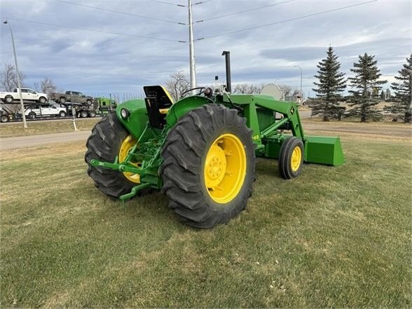 1981 John Deere 2140 Tractor with 148 Loader & Bucket #8125 BP