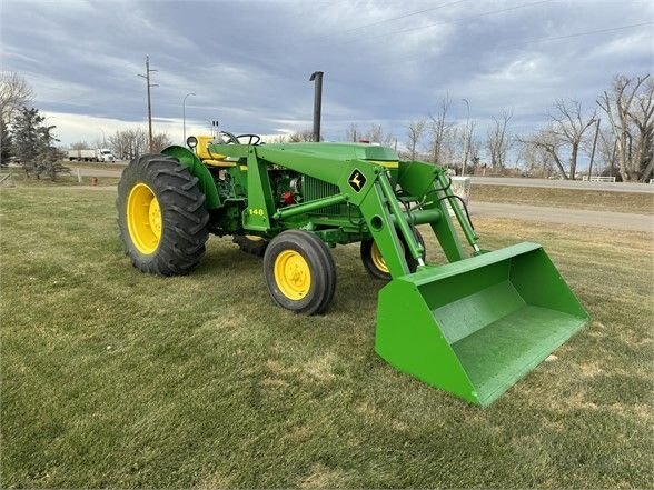 1981 John Deere 2140 Tractor with 148 Loader & Bucket #8125 BP