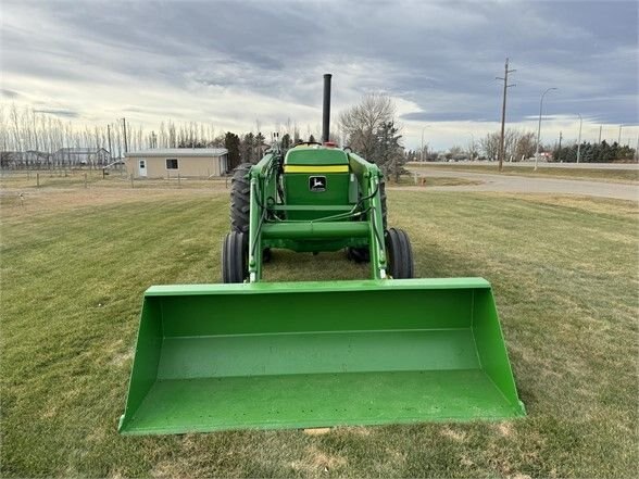 1981 John Deere 2140 Tractor with 148 Loader & Bucket #8125 BP