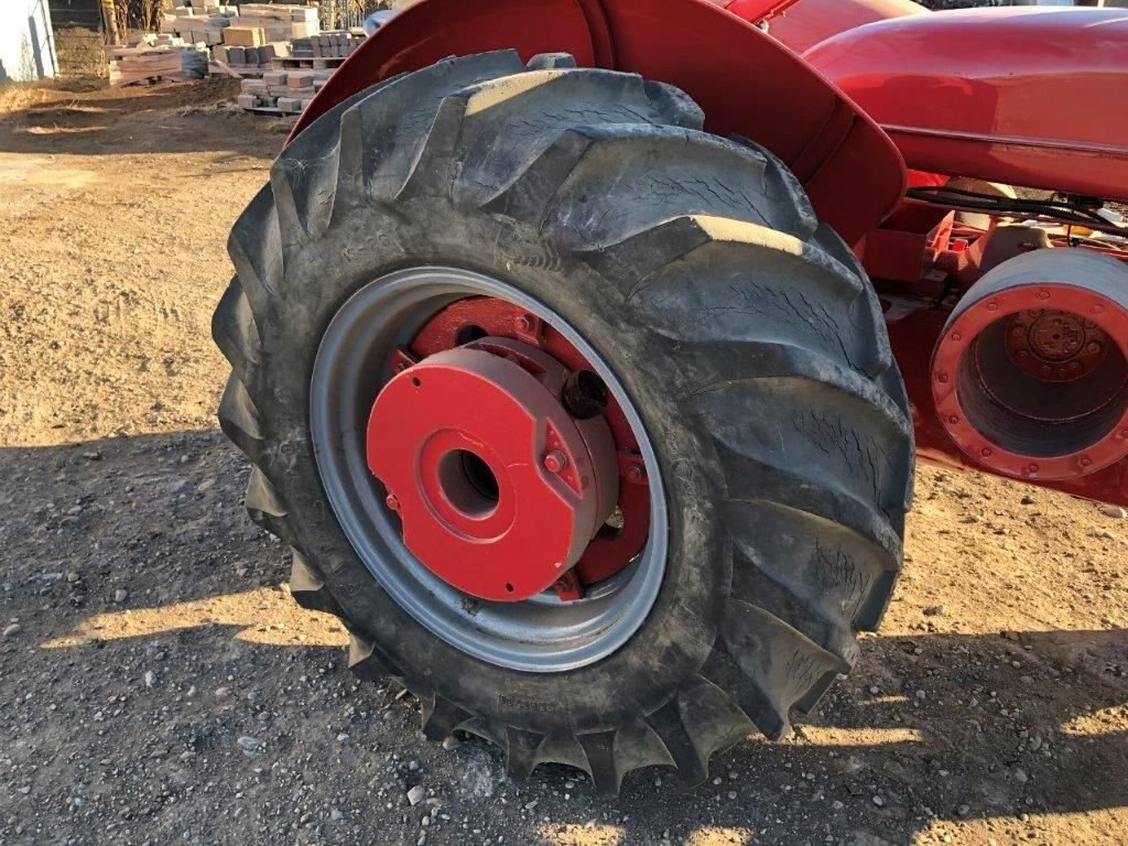 1950 International Harvester Co. W4 Tractor * Collector Machine * #3600 BP