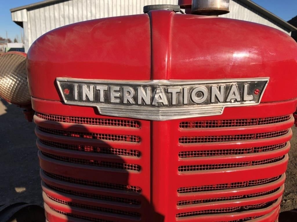 1950 International Harvester Co. W4 Tractor * Collector Machine * #3600 BP