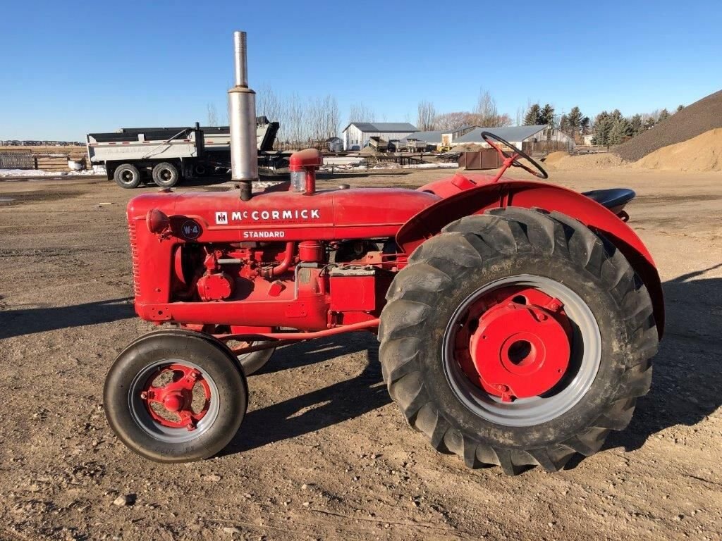 1950 International Harvester Co. W4 Tractor * Collector Machine * #3600 BP