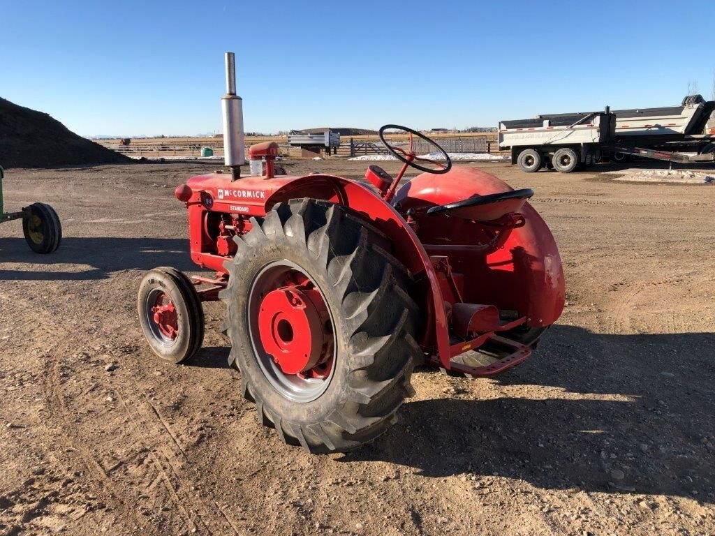 1950 International Harvester Co. W4 Tractor * Collector Machine * #3600 BP