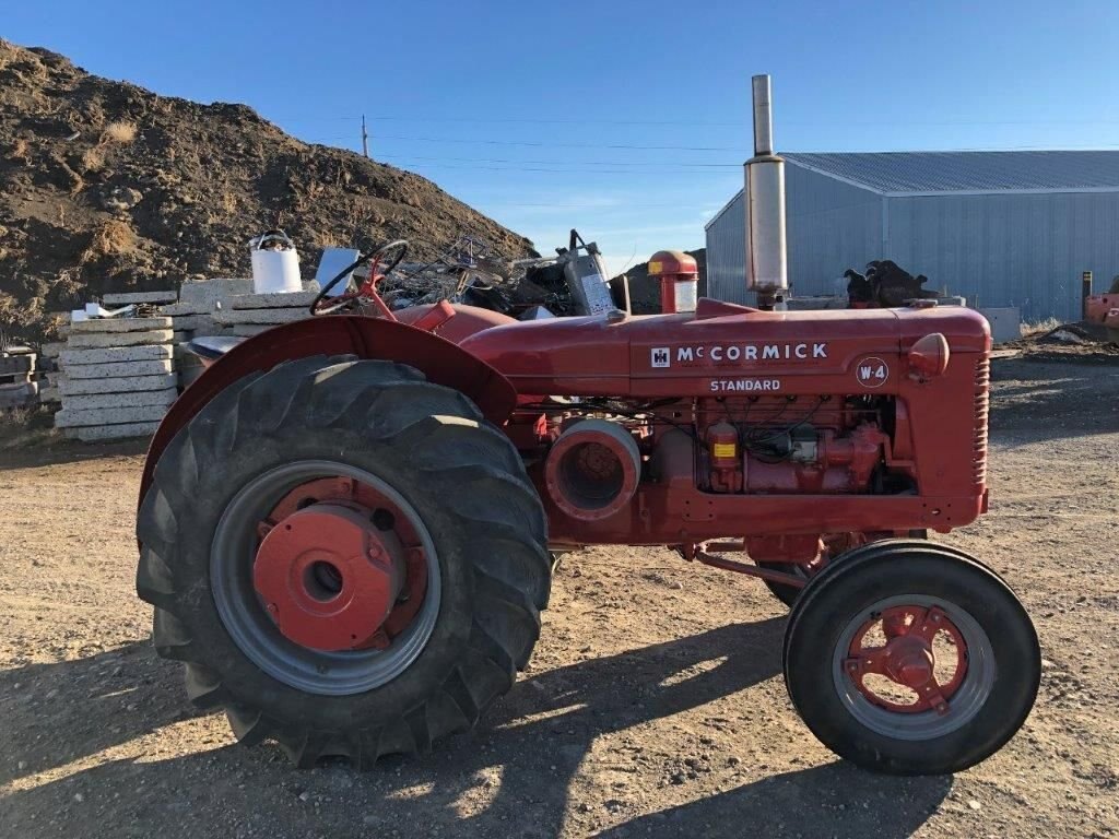 1950 International Harvester Co. W4 Tractor * Collector Machine * #3600 BP