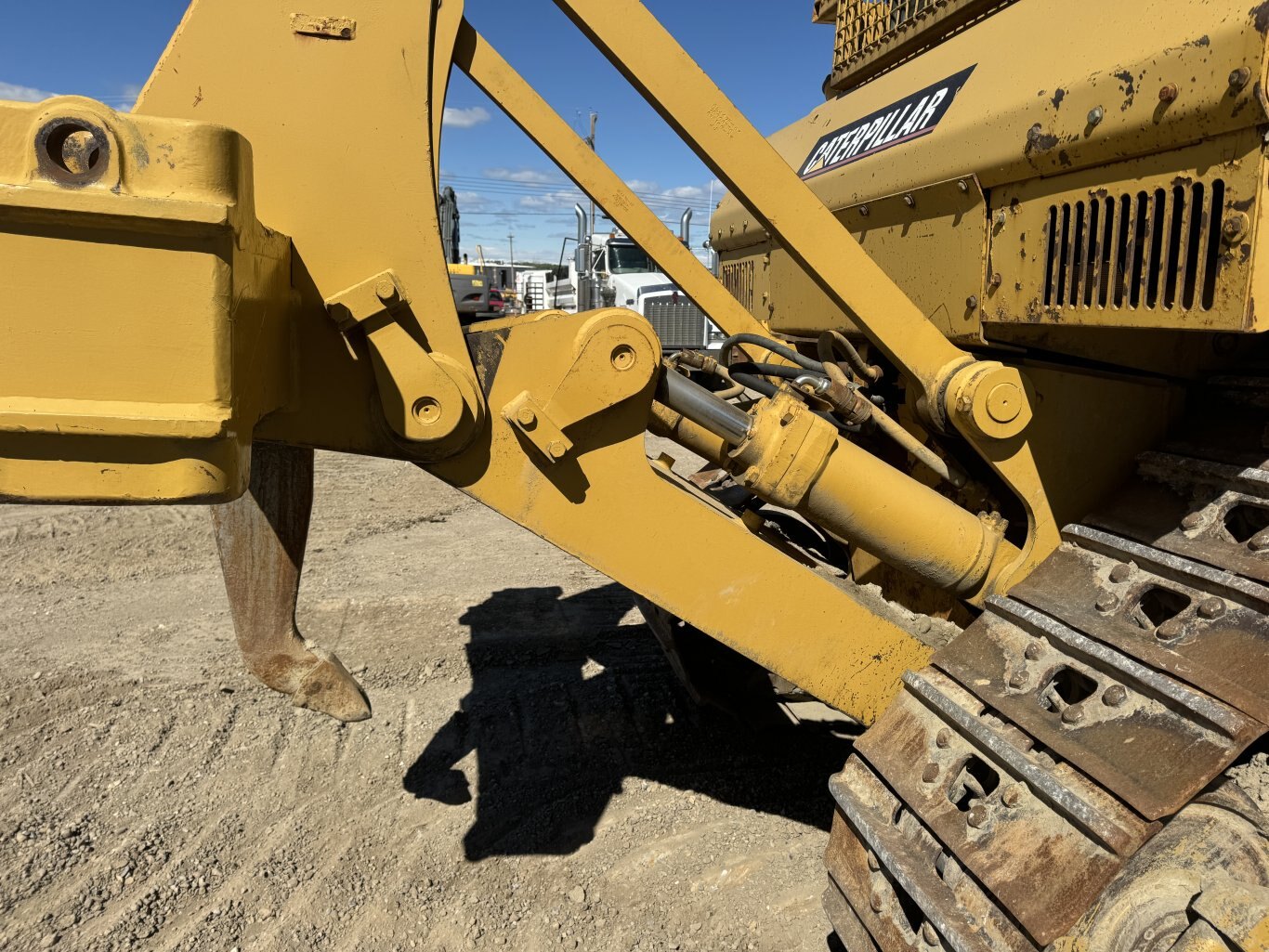 2001 CAT D7R XR Dozer with Ripper #8130 JP