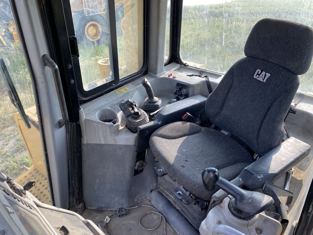 2014 Caterpillar D6T XW Dozer with New Hardbar #7702 BP