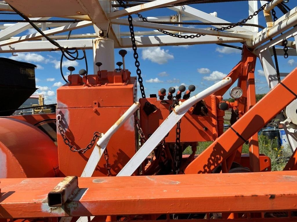 1965 Crane Carrier Company Free Standing Single Derrick Service Rig #6406 BP