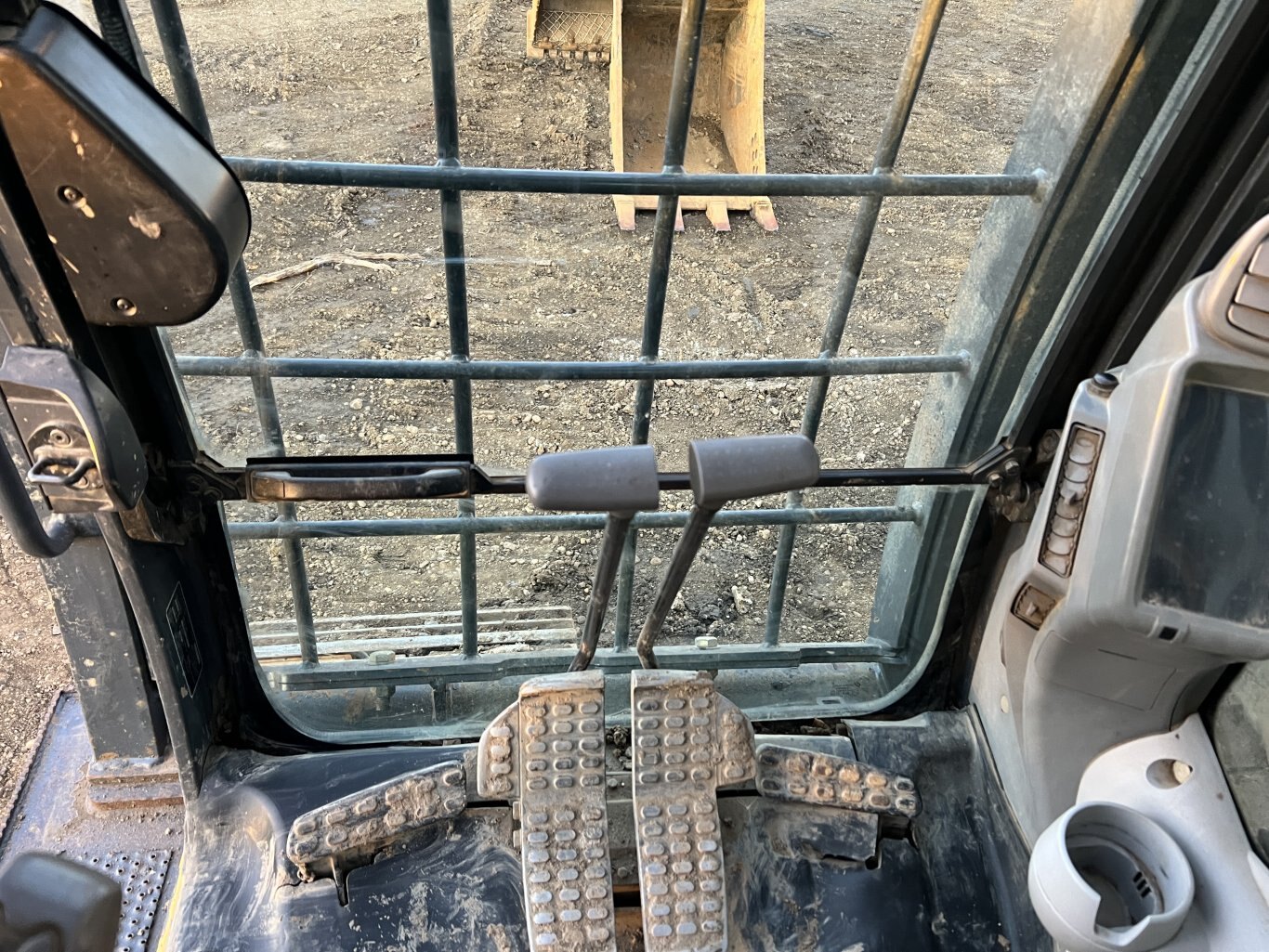 2013 Deere 250G LC Excavator with Thumb #7508 JF