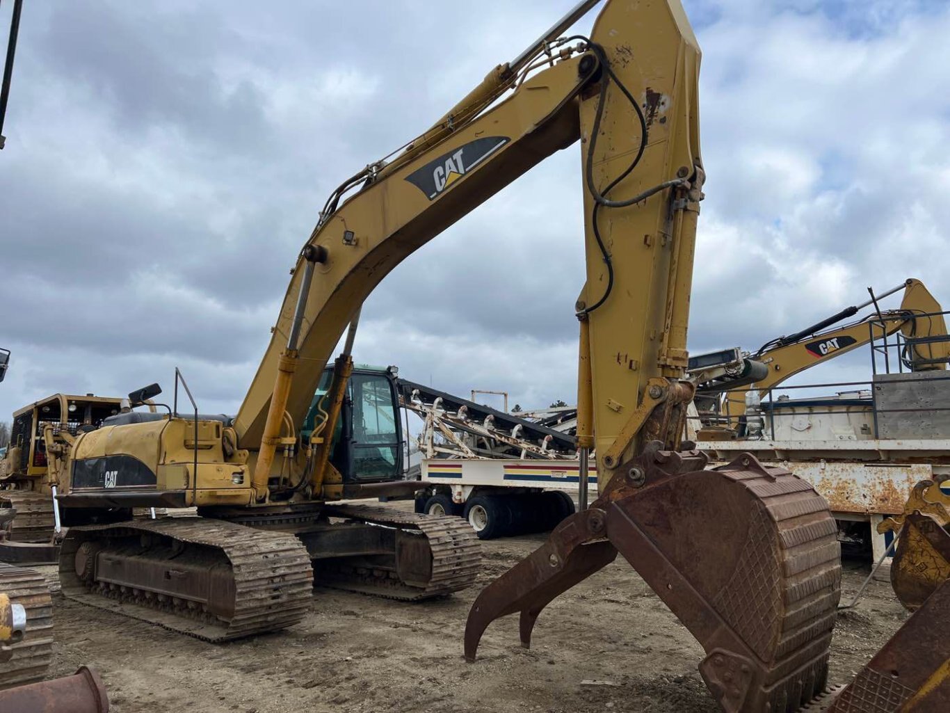 2004 CAT 330C L Excavator One Owner #8435 JF