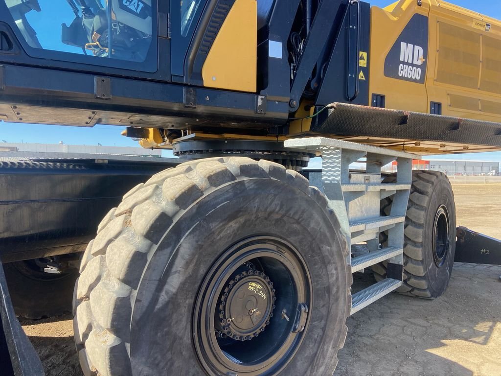 2019 Caterpillar Multidocker CH600 Material Handler