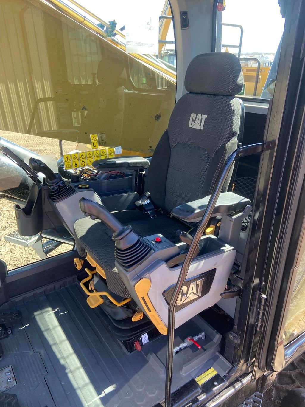 2019 Caterpillar Multidocker CH600 Material Handler