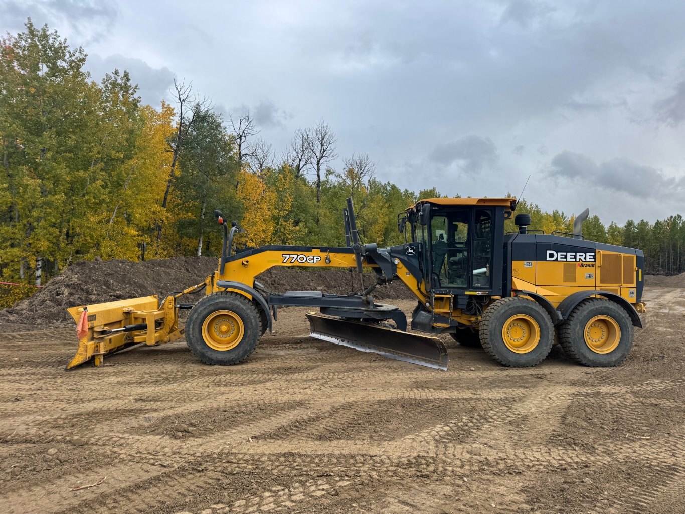 2019 Deere 770GP Motor Grader with Dozer Blade and Snow Wing #8334 BP