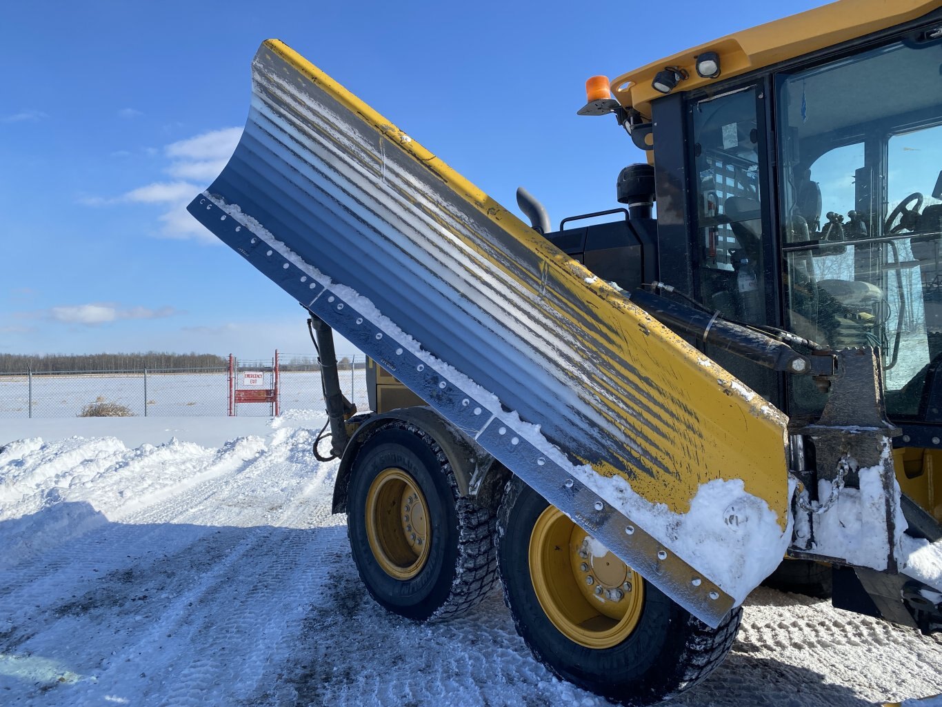 2019 Deere 770GP Motor Grader with Dozer Blade and Snow Wing #8334 BP