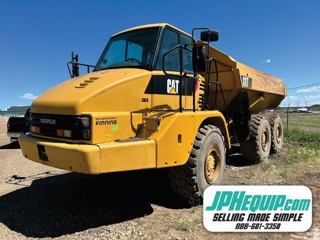 2006 CAT 725 Rock Truck - #6220 JF