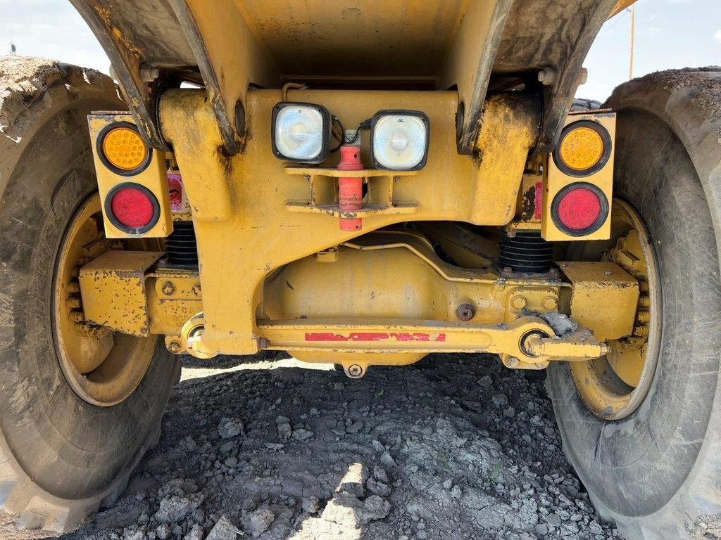 2006 CAT 725 Rock Truck #6220 JF